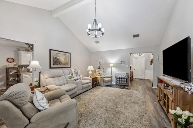 607 Shadowlake Circle, Sealy, TX 77474