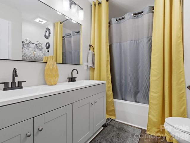 11016 Wyndham Pointe, Charlotte, NC 28213