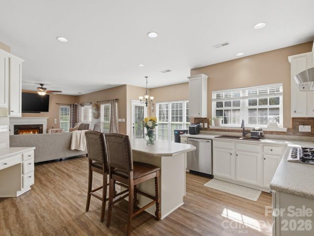 11016 Wyndham Pointe, Charlotte, NC 28213