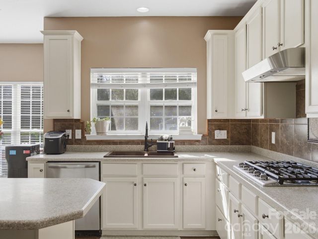 11016 Wyndham Pointe, Charlotte, NC 28213