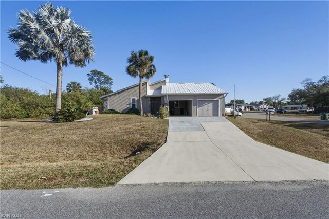 643 Blue LN NW, Port Charlotte, FL 33952