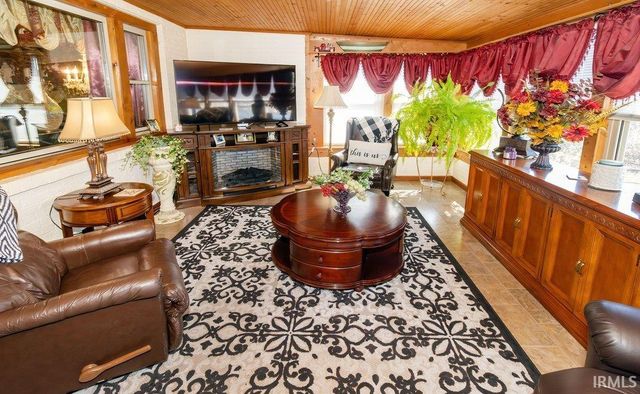 1813 College Avenue, Vincennes, IN 47591