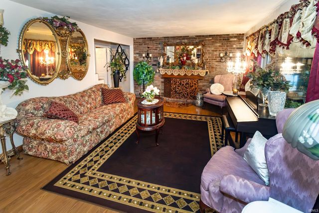 1813 College Avenue, Vincennes, IN 47591