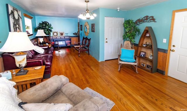 1813 College Avenue, Vincennes, IN 47591