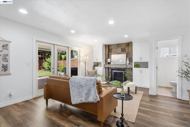 6760 Maple Dr, Dublin, CA 94568
