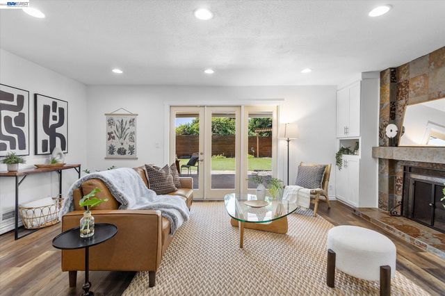 6760 Maple Dr, Dublin, CA 94568