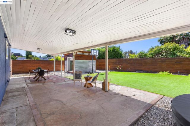 6760 Maple Dr, Dublin, CA 94568
