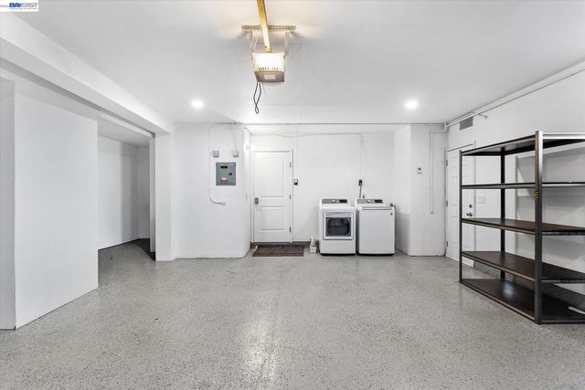 6760 Maple Dr, Dublin, CA 94568