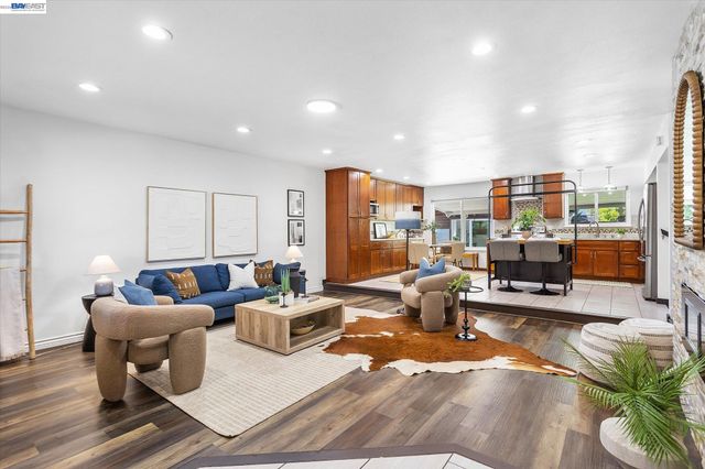 6760 Maple Dr, Dublin, CA 94568