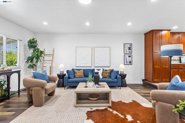 6760 Maple Dr, Dublin, CA 94568