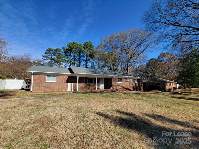 6539 Louglen Circle, Charlotte, NC 28212