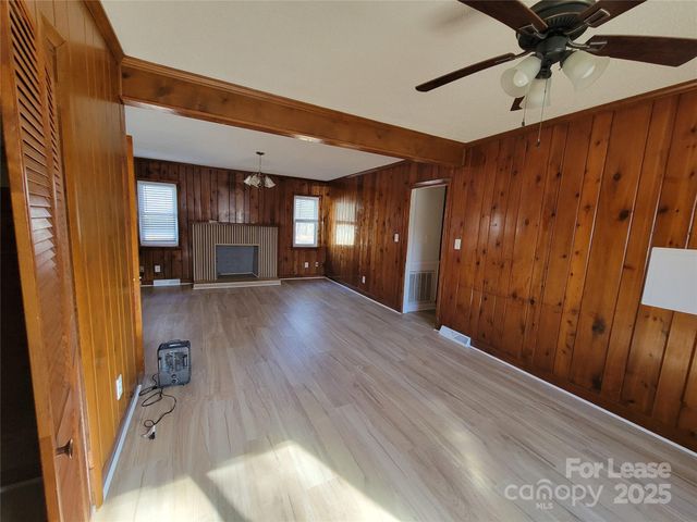 6539 Louglen Circle, Charlotte, NC 28212