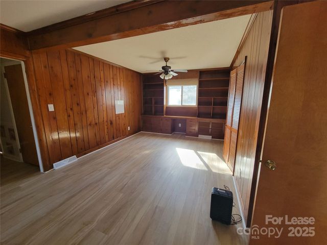 6539 Louglen Circle, Charlotte, NC 28212