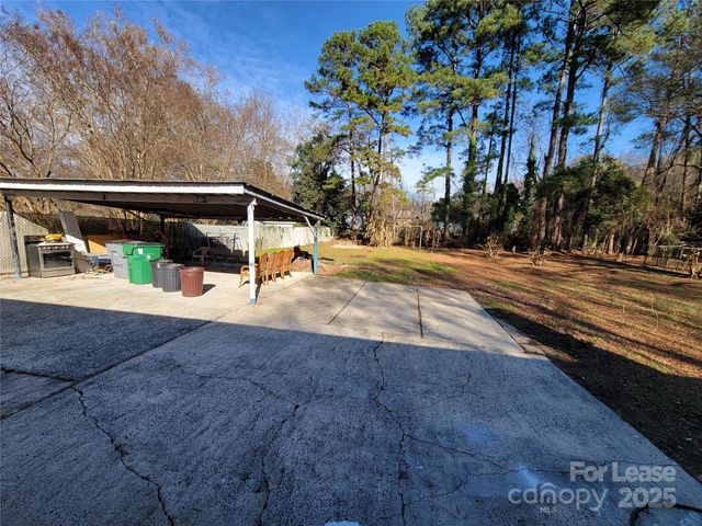 6539 Louglen Circle, Charlotte, NC 28212