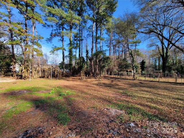 6539 Louglen Circle, Charlotte, NC 28212