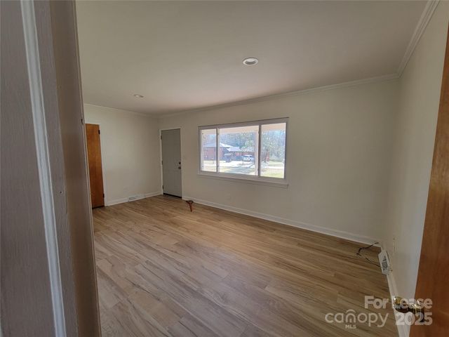 6539 Louglen Circle, Charlotte, NC 28212