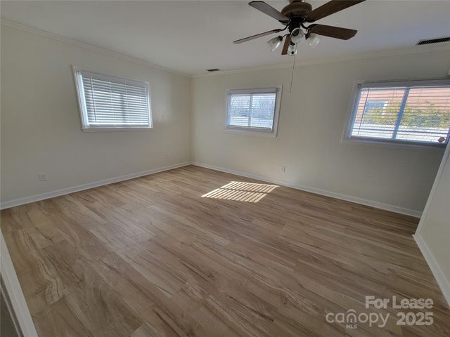 6539 Louglen Circle, Charlotte, NC 28212