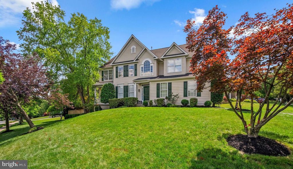 Image 1 of property listing at 7144 ELK MAR DR S, Elkridge, MD 21075