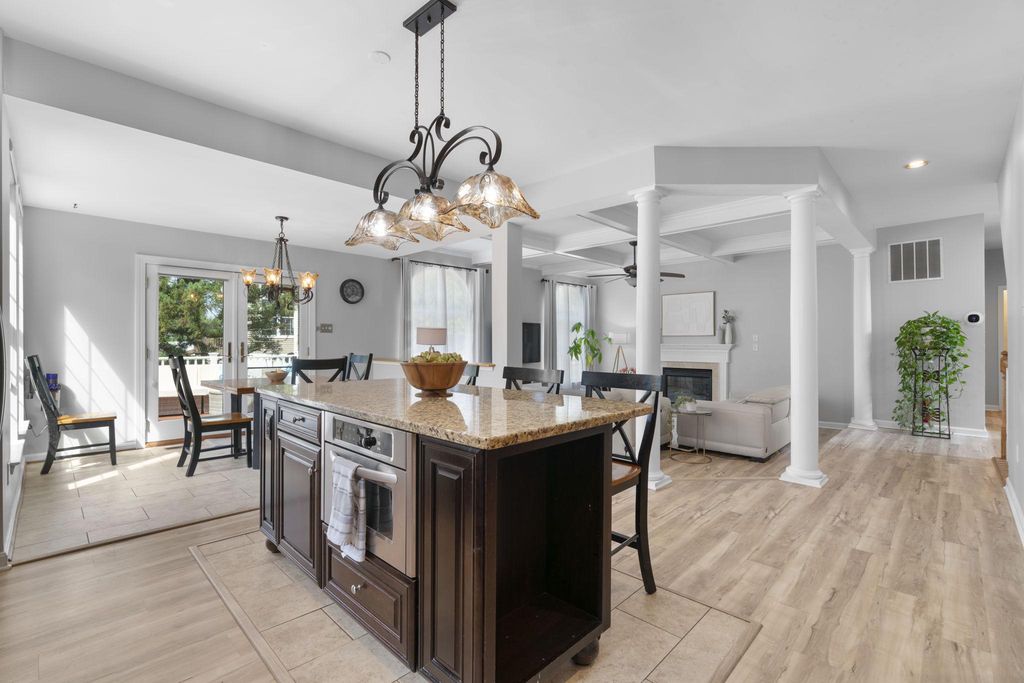 Image 13 of property listing at 7144 ELK MAR DR S, Elkridge, MD 21075