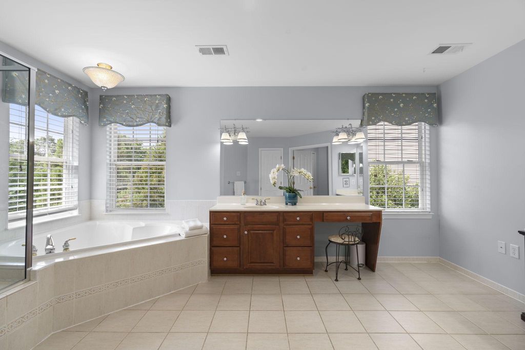 Image 25 of property listing at 7144 ELK MAR DR S, Elkridge, MD 21075