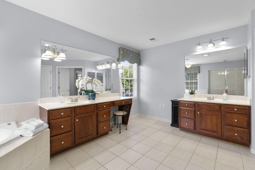 Image 26 of property listing at 7144 ELK MAR DR S, Elkridge, MD 21075