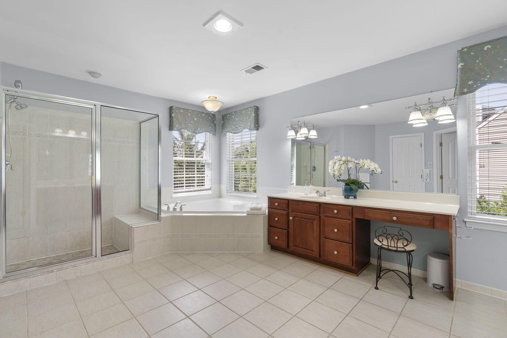 Image 5 of property listing at 7144 ELK MAR DR S, Elkridge, MD 21075