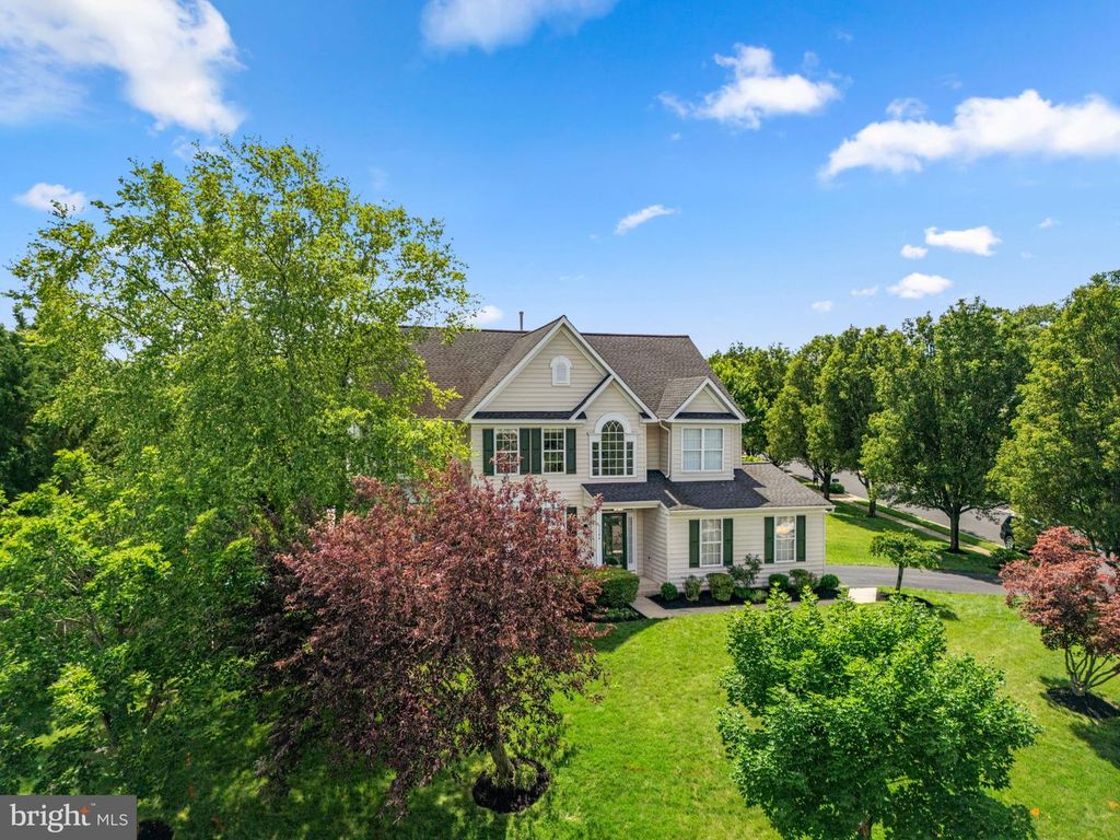 Image 45 of property listing at 7144 ELK MAR DR S, Elkridge, MD 21075