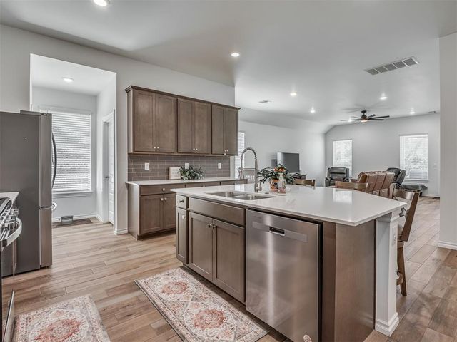 9060 NW 149th Terrace, Yukon, OK 73099