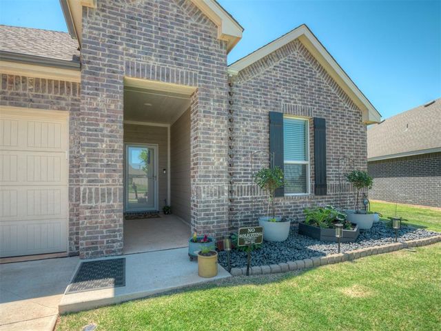 9060 NW 149th Terrace, Yukon, OK 73099