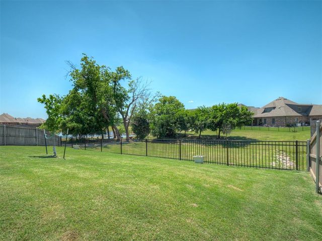 9060 NW 149th Terrace, Yukon, OK 73099
