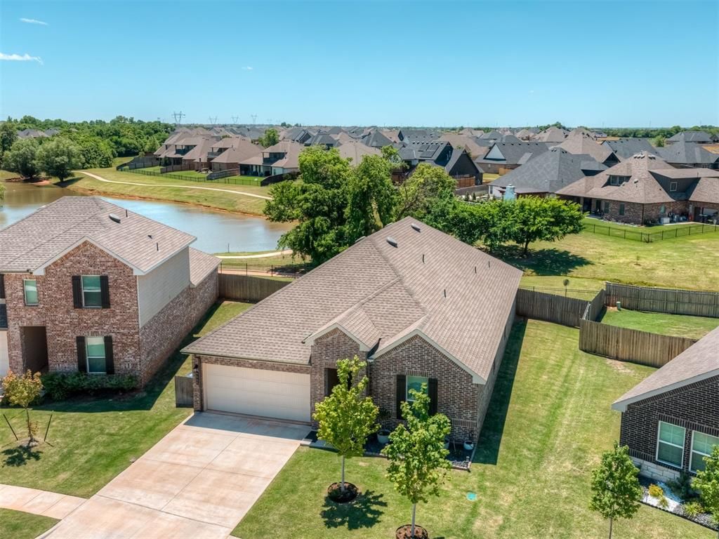 Image 1 of property listing at 9060 NW 149th Terrace, Yukon, OK 73099