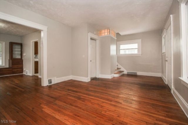 3821 Delmore Road, Cleveland Heights, OH 44121