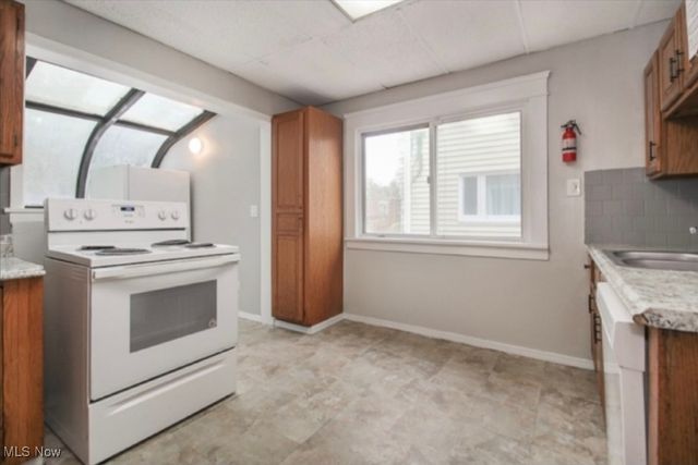 3821 Delmore Road, Cleveland Heights, OH 44121