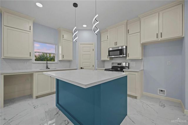 994 Roadrunner Street, Rio Grande City, TX 78582