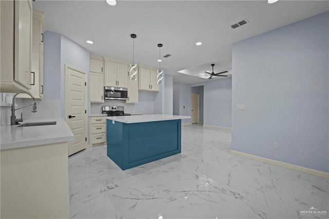 994 Roadrunner Street, Rio Grande City, TX 78582