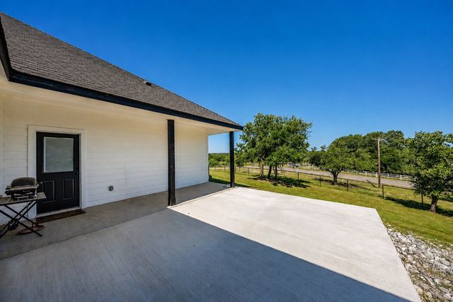 117 Rock Salt Drive, Springtown, TX 76082