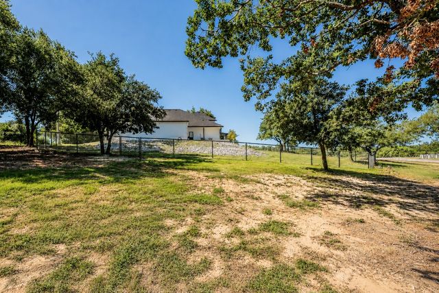 117 Rock Salt Drive, Springtown, TX 76082