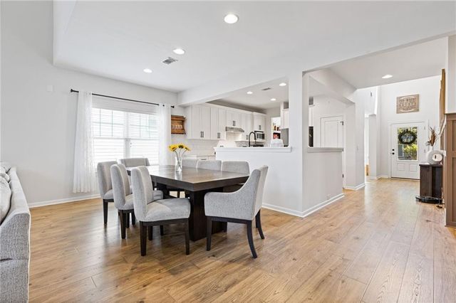 7839 Keepsake Lane, Flowery Branch, GA 30542