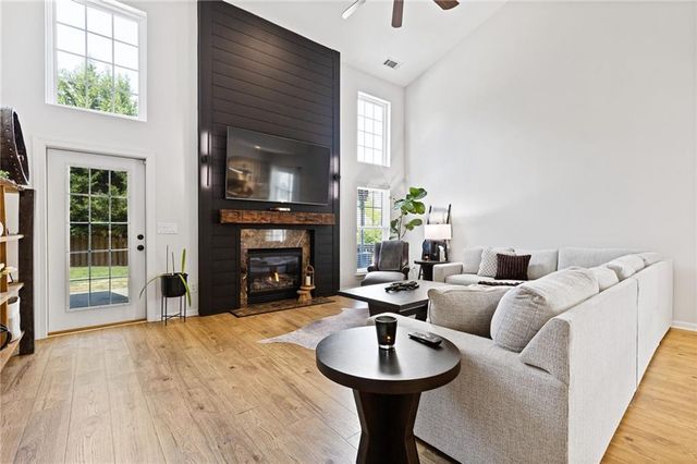 7839 Keepsake Lane, Flowery Branch, GA 30542