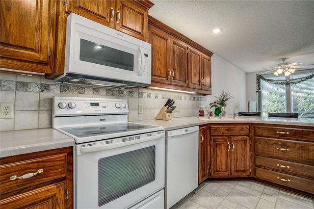 3316 S Victoria Drive, Blue Springs, MO 64015