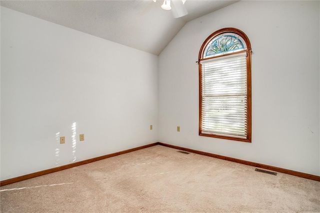 3316 S Victoria Drive, Blue Springs, MO 64015