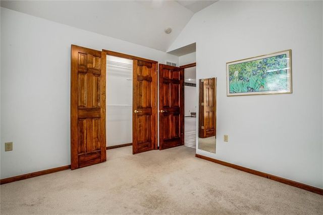 3316 S Victoria Drive, Blue Springs, MO 64015