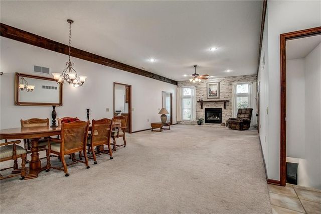 3316 S Victoria Drive, Blue Springs, MO 64015
