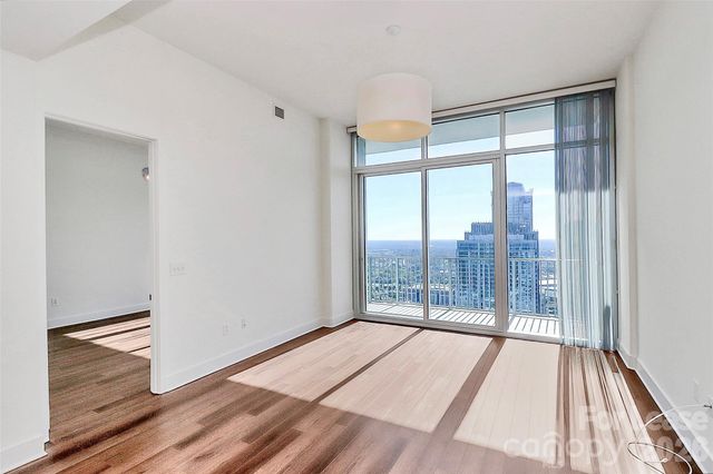 215 Pine Street N 4204, Charlotte, NC 28202