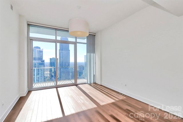 215 Pine Street N 4204, Charlotte, NC 28202