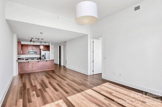 215 Pine Street N 4204, Charlotte, NC 28202