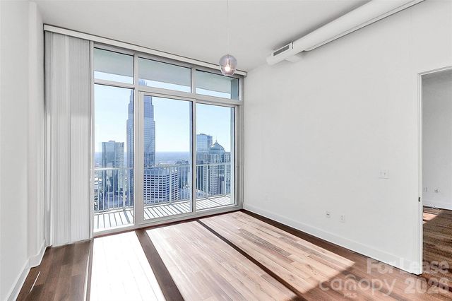 215 Pine Street N 4204, Charlotte, NC 28202