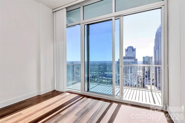 215 Pine Street N 4204, Charlotte, NC 28202