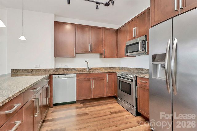 215 Pine Street N 4204, Charlotte, NC 28202