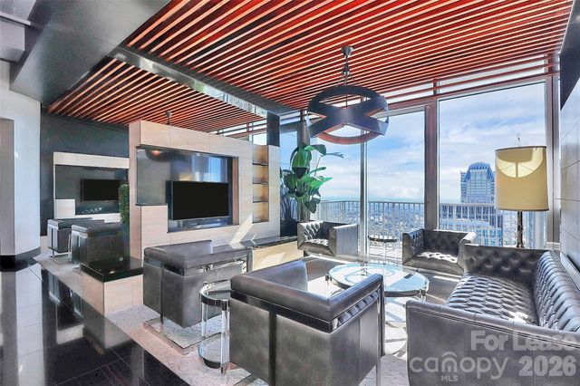 215 Pine Street N 4204, Charlotte, NC 28202